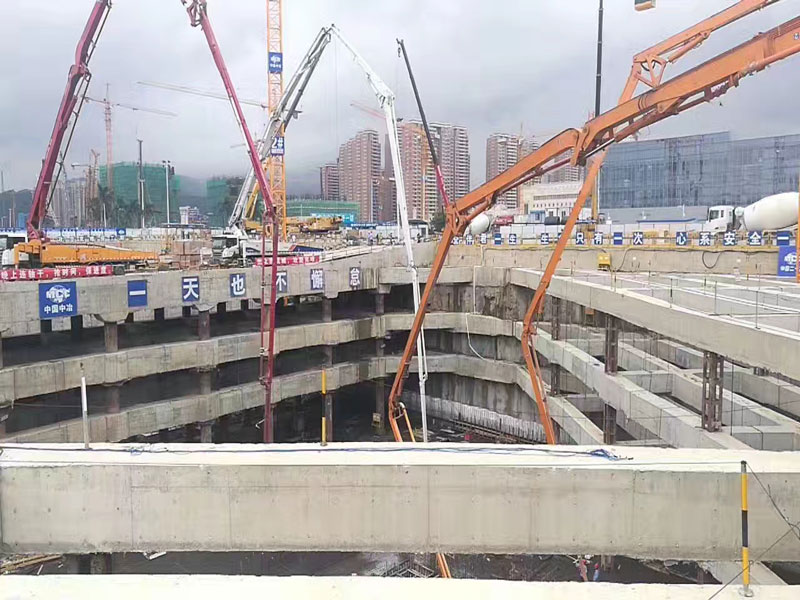 中建四局珠海分公司項(xiàng)目12000方地板一次性澆筑